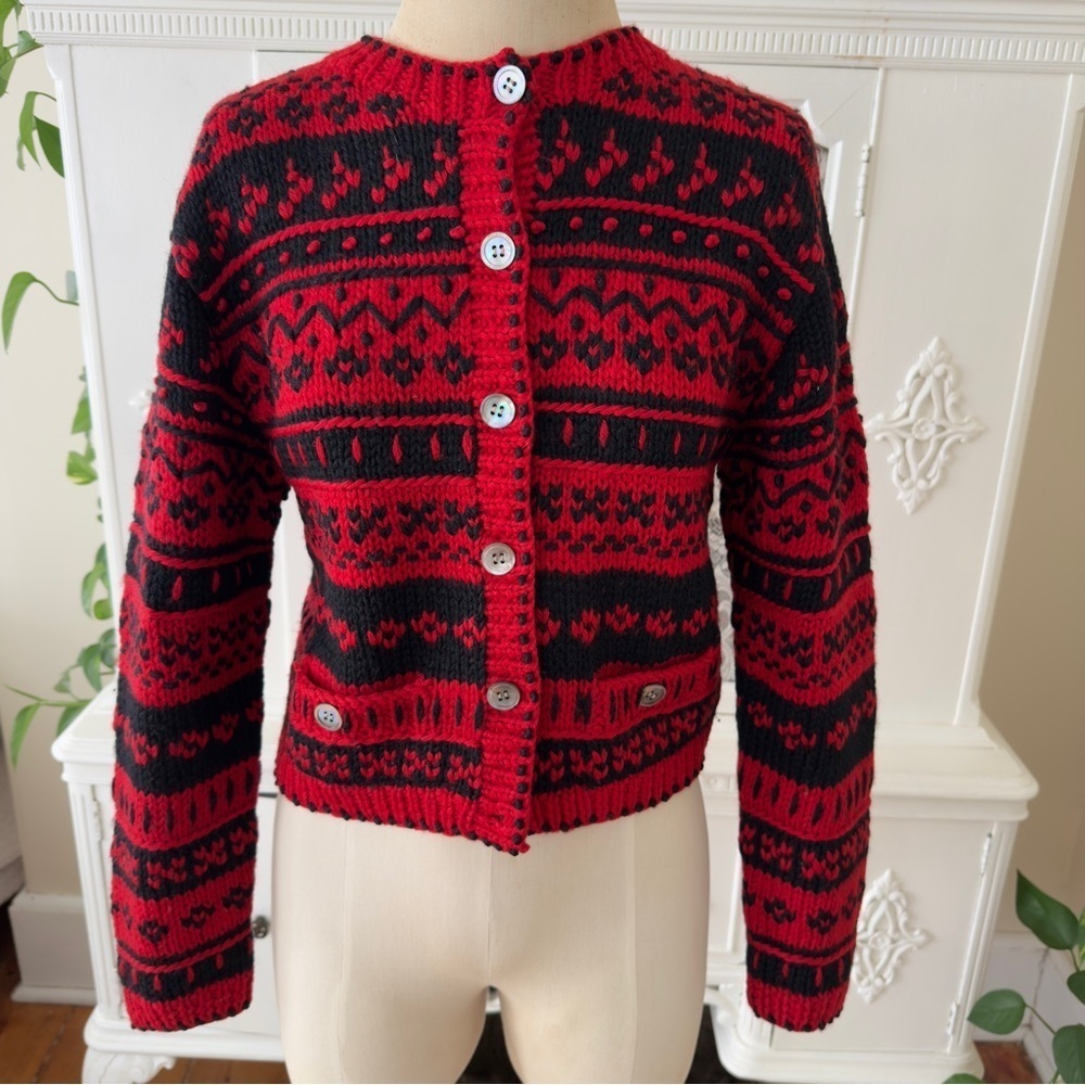 Vintage Y2K 90’s Liz Claiborne Collection
Hand Knit Fair Isle Cardigan Sweater
